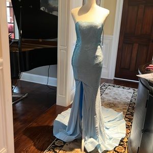 A gorgeous prom dress!!!!